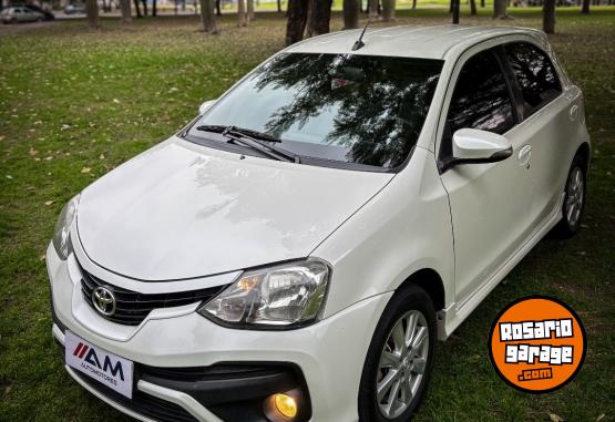 Autos - Toyota ETIOS XLS 1.5 5puertas 2017 Nafta 107000Km - En Venta