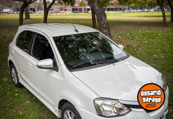 Autos - Toyota ETIOS XLS 1.5 5puertas 2017 Nafta 107000Km - En Venta