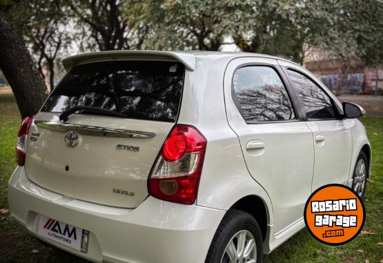 Autos - Toyota ETIOS XLS 1.5 5puertas 2017 Nafta 107000Km - En Venta