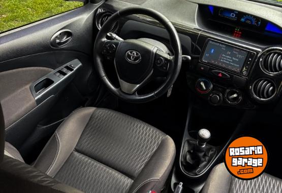 Autos - Toyota ETIOS XLS 1.5 5puertas 2017 Nafta 107000Km - En Venta