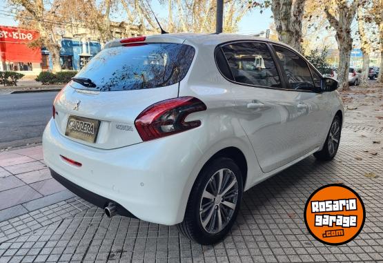 Autos - Peugeot 208 ALLURE 2017 Nafta 117000Km - En Venta