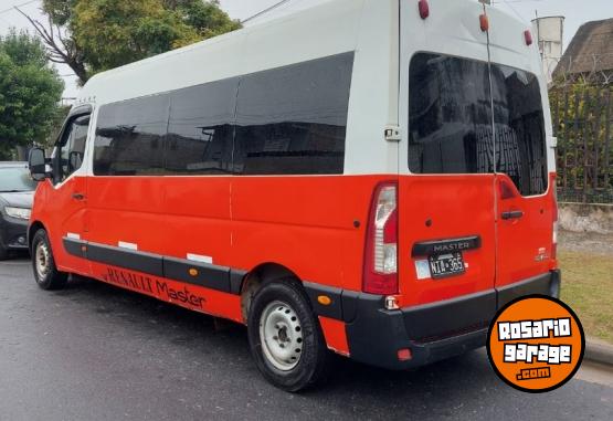 Utilitarios - Renault Master minibus 2013 Diesel 200000Km - En Venta
