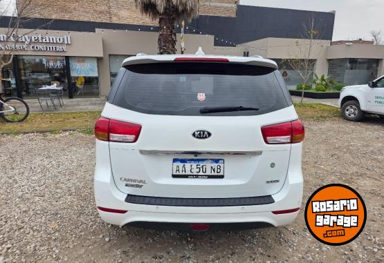 Autos - Kia Carnival 2.2 CDRI 2017 Diesel 153000Km - En Venta