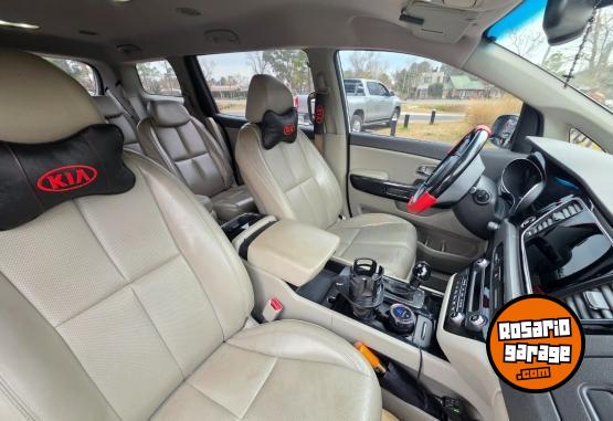 Autos - Kia Carnival 2.2 CDRI 2017 Diesel 153000Km - En Venta