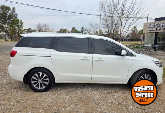 Autos - Kia Carnival 2.2 CDRI 2017 Diesel 153000Km - En Venta