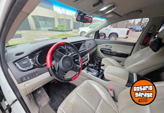 Autos - Kia Carnival 2.2 CDRI 2017 Diesel 153000Km - En Venta