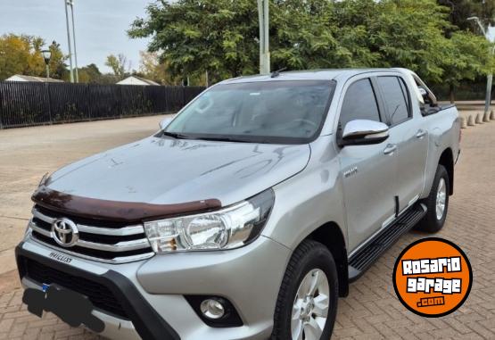 Camionetas - Toyota Hilux SRV 2.8 4x4 aut 2017 Diesel 60000Km - En Venta