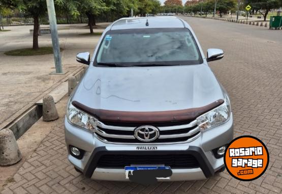 Camionetas - Toyota Hilux SRV 2.8 4x4 aut 2017 Diesel 60000Km - En Venta