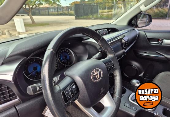 Camionetas - Toyota Hilux SRV 2.8 4x4 aut 2017 Diesel 60000Km - En Venta