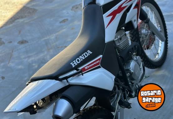 Motos - Honda Tornado 250 2024 Nafta 300Km - En Venta