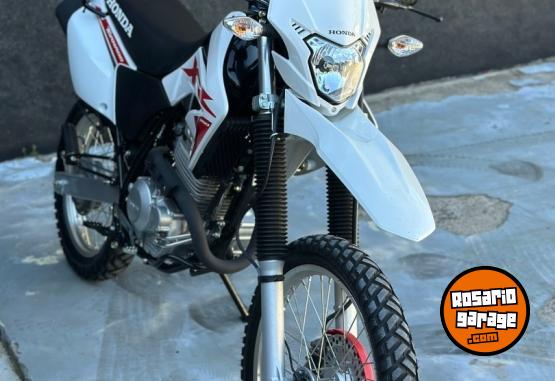 Motos - Honda Tornado 250 2024 Nafta 300Km - En Venta