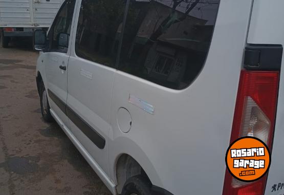 Utilitarios - Peugeot Expert 2011 Diesel 145000Km - En Venta