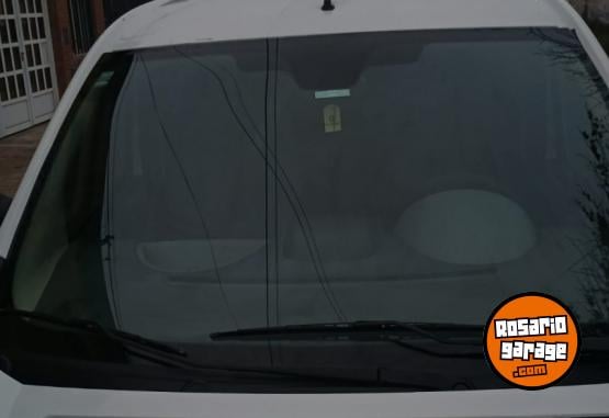 Utilitarios - Peugeot Expert 2011 Diesel 145000Km - En Venta