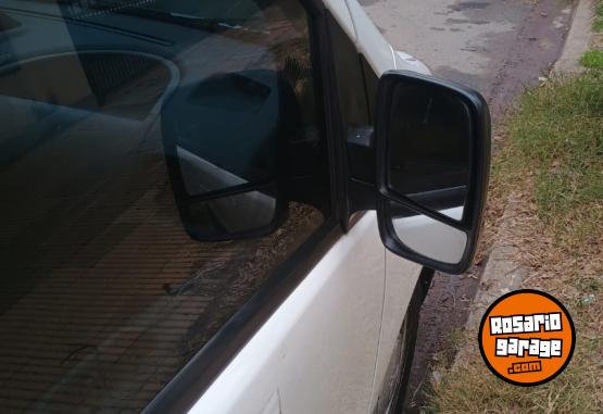 Utilitarios - Peugeot Expert 2011 Diesel 145000Km - En Venta