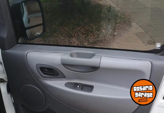 Utilitarios - Peugeot Expert 2011 Diesel 145000Km - En Venta