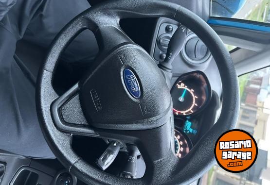 Autos - Ford Fiesta kinetic S 2015 Nafta 170000Km - En Venta