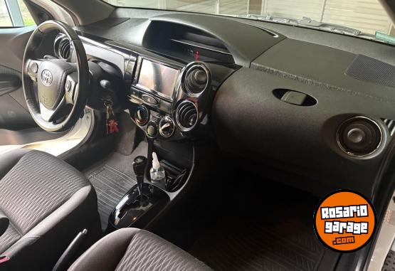 Autos - Toyota ETIOS 2023 Nafta 100000Km - En Venta