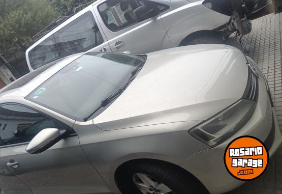 Autos - Volkswagen Vento 2.5 2012 GNC 177000Km - En Venta