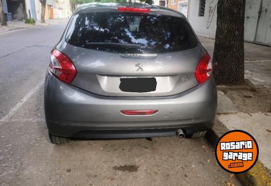Autos - Peugeot 208 allure touchscreen 2015 Nafta 37000Km - En Venta