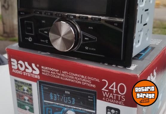 Accesorios para Autos - Estereo doble din BOSS en caja - En Venta
