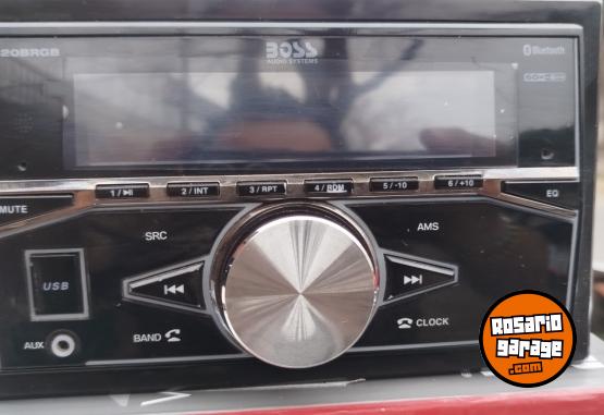 Accesorios para Autos - Estereo doble din BOSS en caja - En Venta