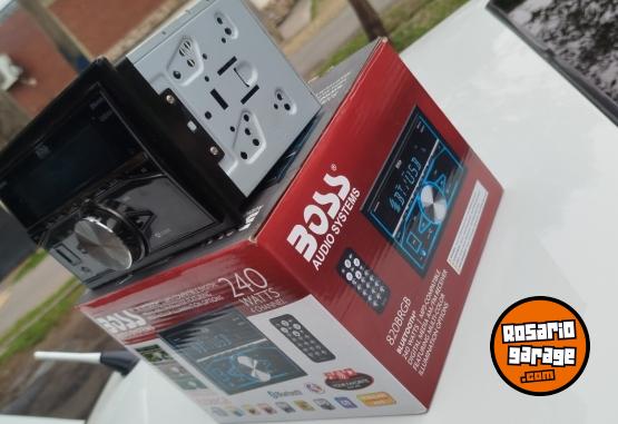 Accesorios para Autos - Estereo doble din BOSS en caja - En Venta