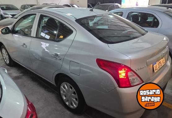 Autos - Nissan Versa sense 2020 Nafta 60000Km - En Venta