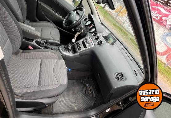 Autos - Peugeot 308 2015 Nafta 180000Km - En Venta