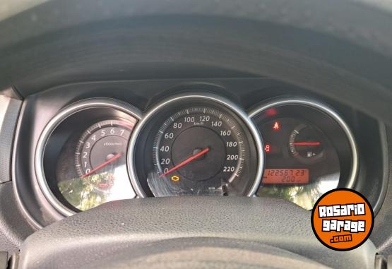 Autos - Nissan tiida, tida, 2011 Nafta 122000Km - En Venta