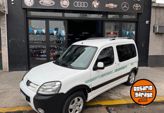 Utilitarios - Peugeot Partner patagonica 1.6vti 2017 GNC 120000Km - En Venta