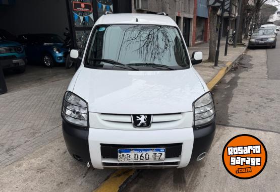 Utilitarios - Peugeot Partner patagonica 1.6vti 2017 GNC 120000Km - En Venta