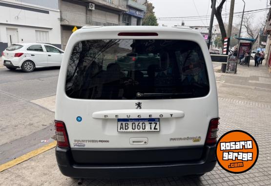 Utilitarios - Peugeot Partner patagonica 1.6vti 2017 GNC 120000Km - En Venta