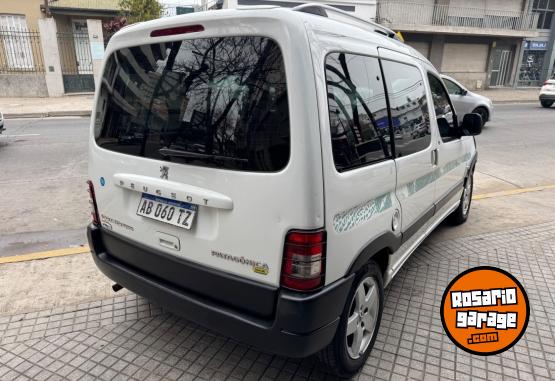 Utilitarios - Peugeot Partner patagonica 1.6vti 2017 GNC 120000Km - En Venta