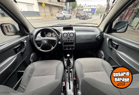 Utilitarios - Peugeot Partner patagonica 1.6vti 2017 GNC 120000Km - En Venta