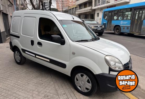 Utilitarios - Renault Kanggo furgón 2014 GNC 111111Km - En Venta