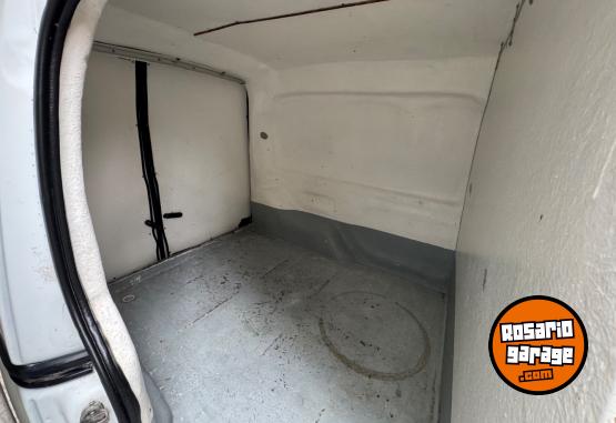 Utilitarios - Renault Kanggo furgón 2014 GNC 111111Km - En Venta