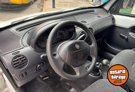 Utilitarios - Renault Kanggo furgón 2014 GNC 111111Km - En Venta