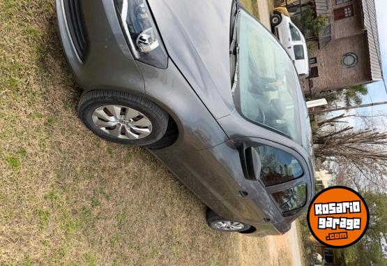 Autos - Volkswagen Voyage 2014 GNC 364000Km - En Venta