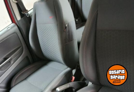Autos - Volkswagen Suran cross 2013 Nafta 103000Km - En Venta