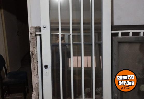 Hogar - Puerta Y Ventana de doble chapa excelente estado! - En Venta