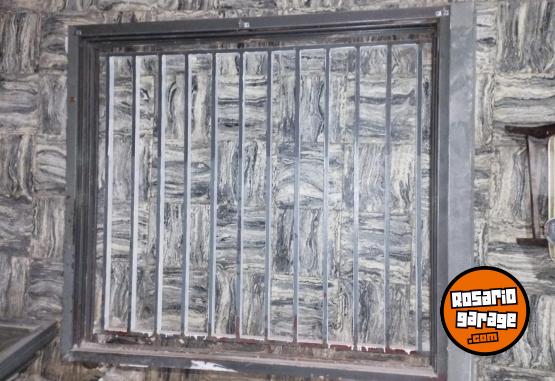 Hogar - Puerta Y Ventana de doble chapa excelente estado! - En Venta