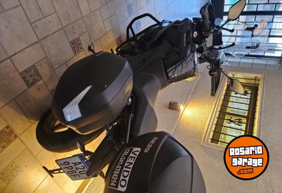 Motos - CF MT 700 2024 Nafta 9000Km - En Venta