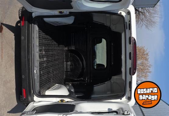 Utilitarios - Fiat Fiorino 2024 Nafta 33000Km - En Venta