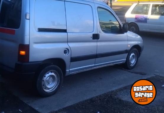 Utilitarios - Peugeot Partner 1.9 Diesel 2005 Diesel 271000Km - En Venta