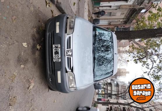 Utilitarios - Peugeot Partner 1.9 Diesel 2005 Diesel 283000Km - En Venta