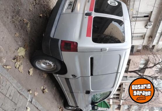 Utilitarios - Peugeot Partner 1.9 Diesel 2005 Diesel 283000Km - En Venta