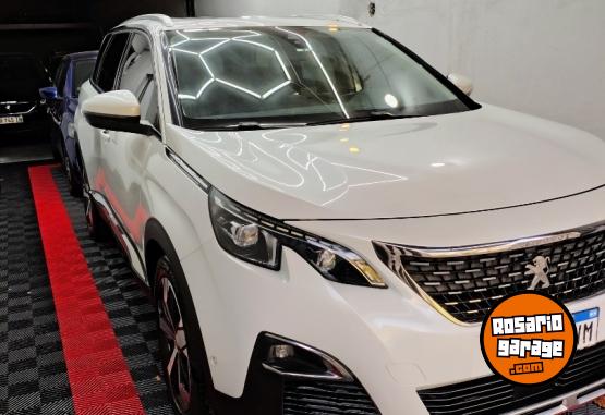 Camionetas - Peugeot 5008 HDI 2018 Diesel 120000Km - En Venta