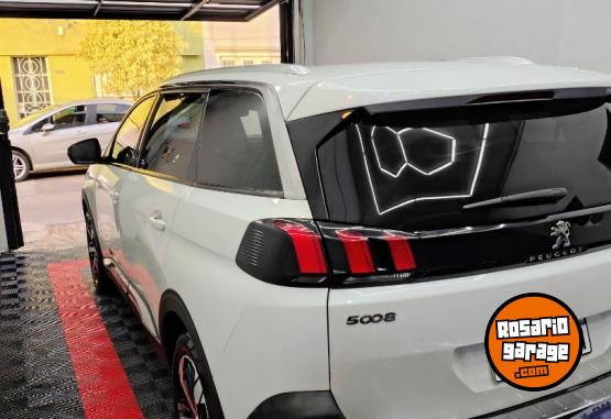 Camionetas - Peugeot 5008 HDI 2018 Diesel 120000Km - En Venta