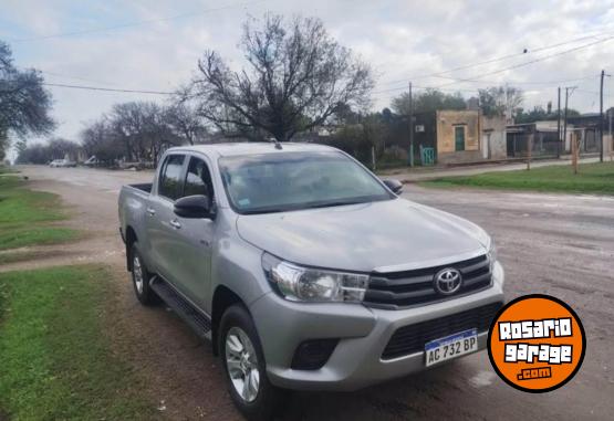 Camionetas - Toyota Hilux SR 2.4 2018 Diesel 180000Km - En Venta