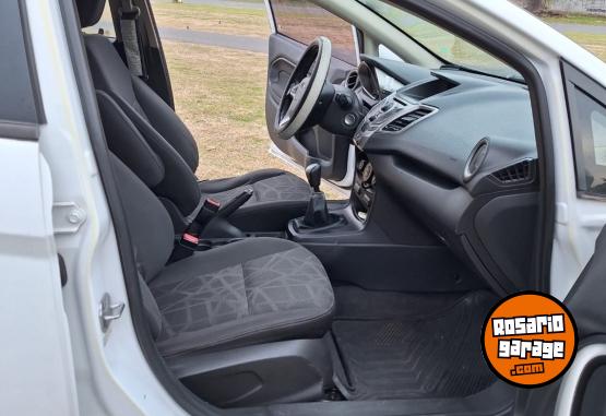 Autos - Ford FIESTA KINETIC TITANIUM 2012 Nafta 126000Km - En Venta